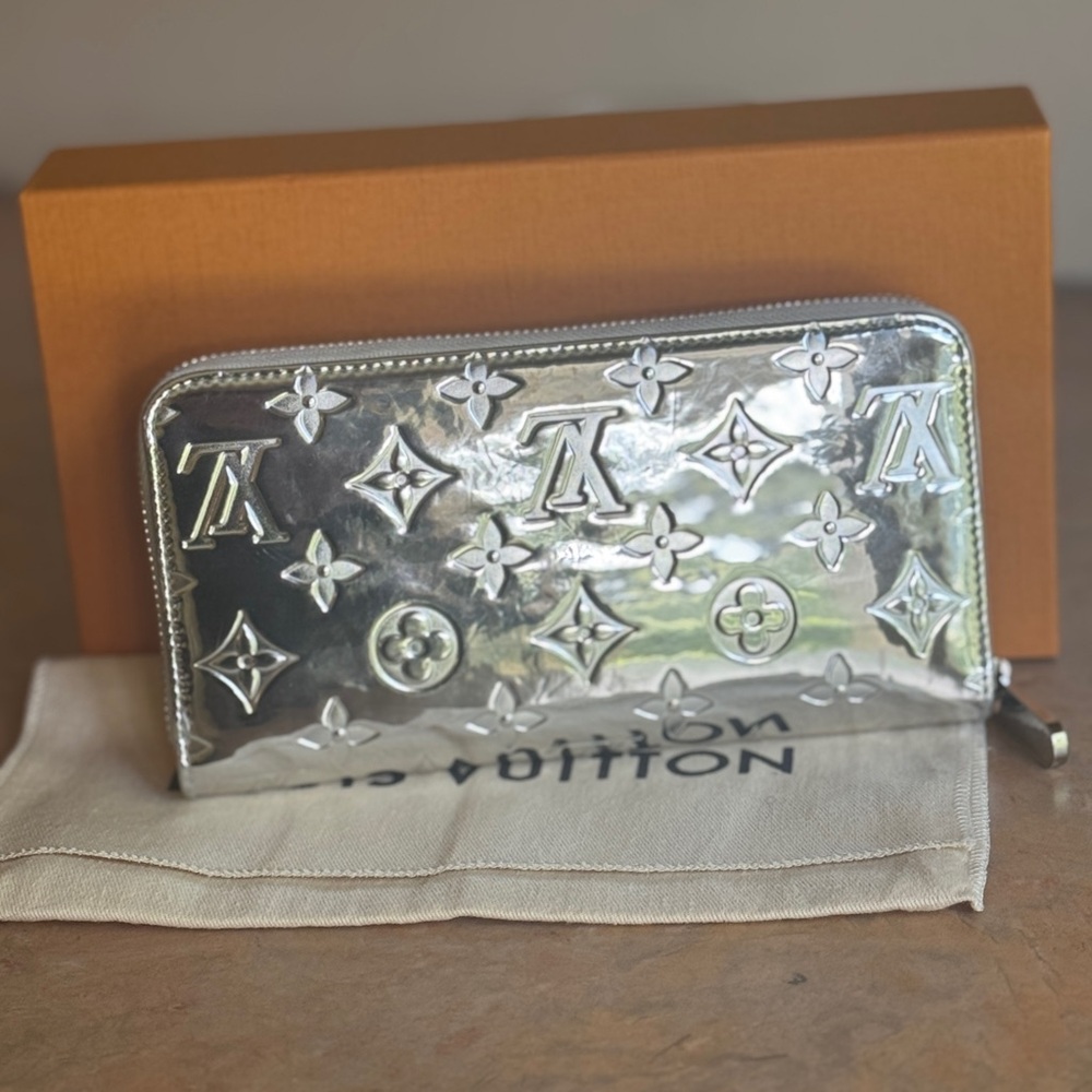 Louis Vuitton Mirror Monogram Zippy Wallet - Picture 2 of 6